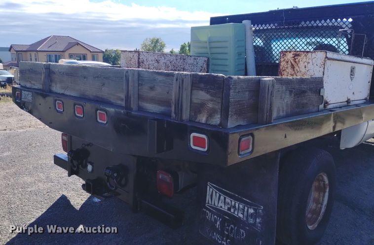 image for item DK8844 2000 Ford F350 Super Duty XL  flatbed pickup truck