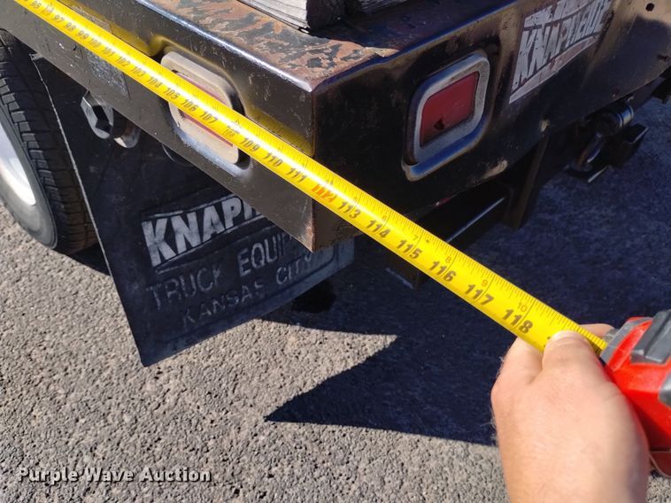 image for item DK8844 2000 Ford F350 Super Duty XL  flatbed pickup truck