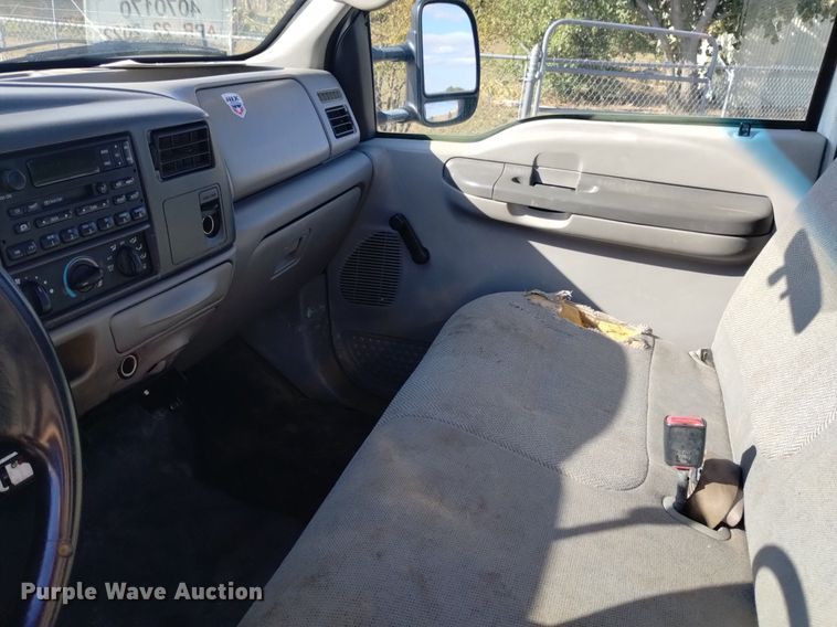 image for item DK8844 2000 Ford F350 Super Duty XL  flatbed pickup truck