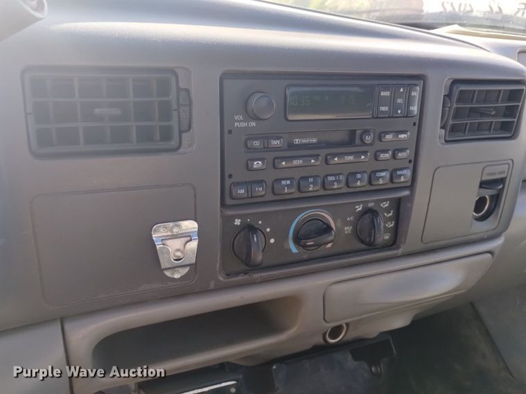 image for item DK8844 2000 Ford F350 Super Duty XL  flatbed pickup truck