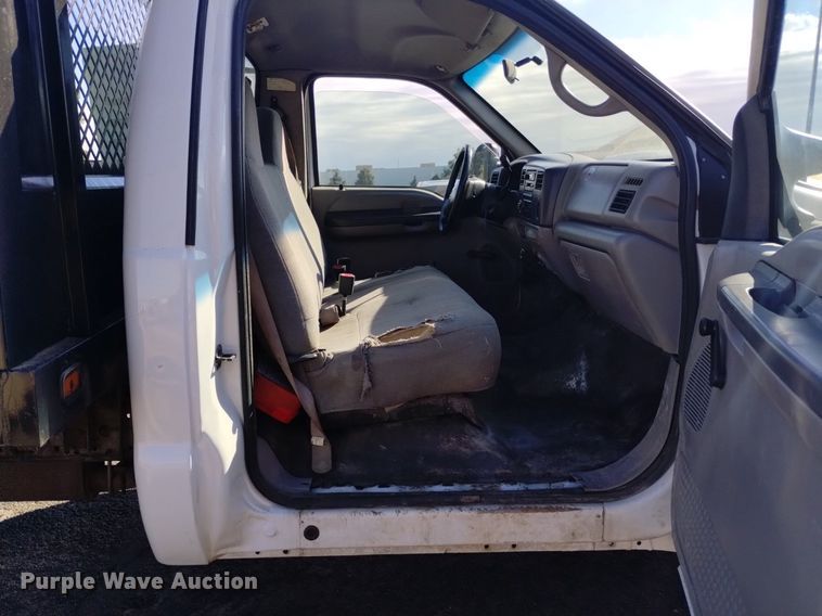 image for item DK8844 2000 Ford F350 Super Duty XL  flatbed pickup truck