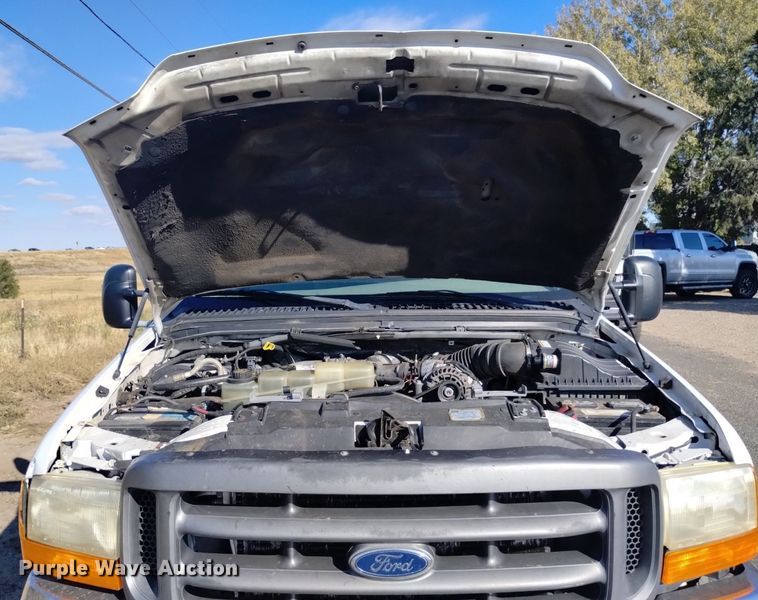 image for item DK8844 2000 Ford F350 Super Duty XL  flatbed pickup truck