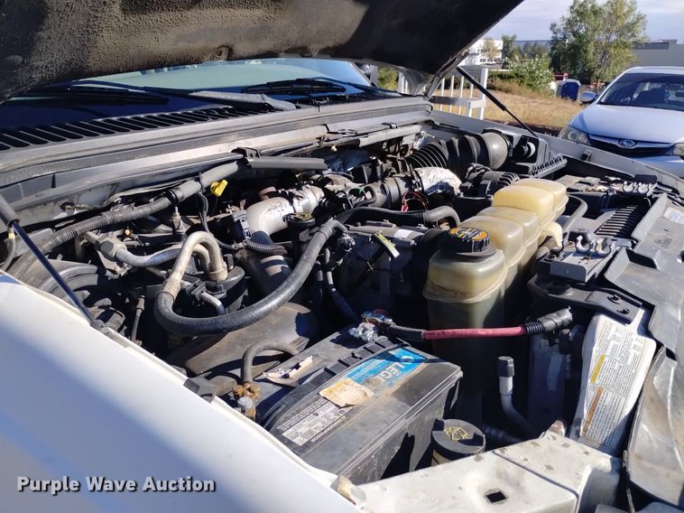 image for item DK8844 2000 Ford F350 Super Duty XL  flatbed pickup truck