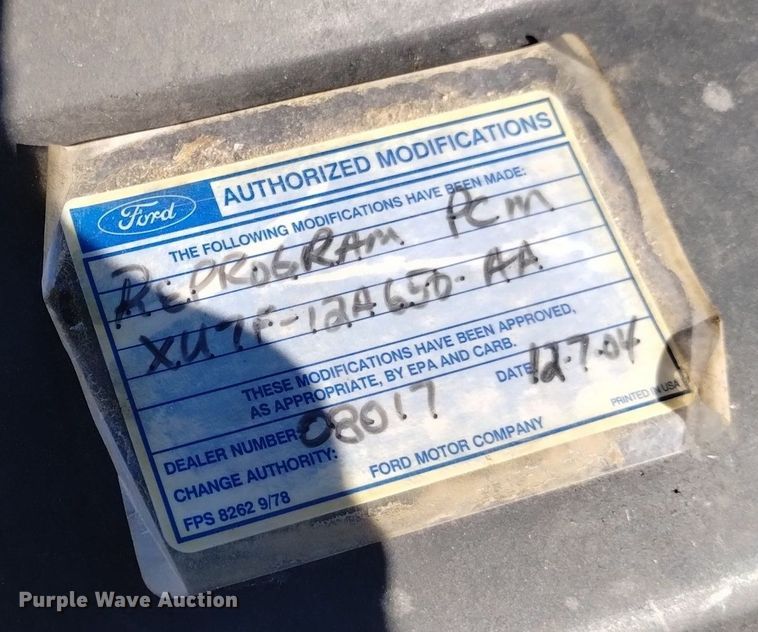 image for item DK8844 2000 Ford F350 Super Duty XL  flatbed pickup truck