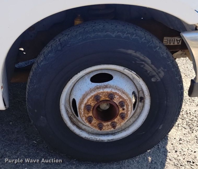 image for item DK8844 2000 Ford F350 Super Duty XL  flatbed pickup truck