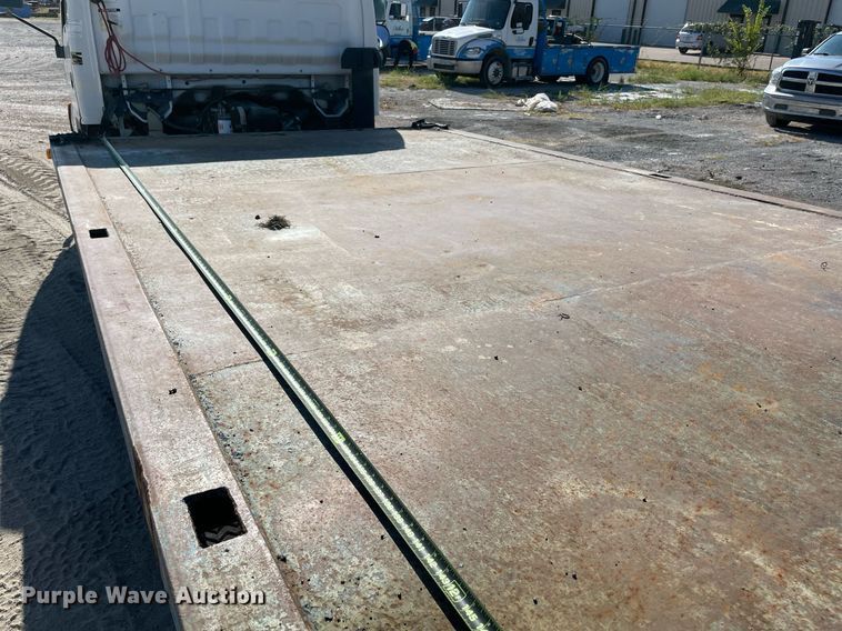 image for item DM0374 2002 Isuzu NPR  flatbed truck