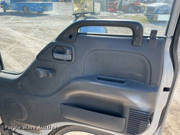 image for item DM0374 2002 Isuzu NPR  flatbed truck