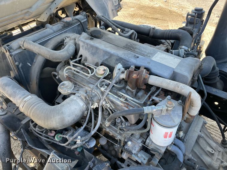 image for item DM0374 2002 Isuzu NPR  flatbed truck