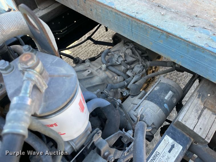 image for item DM0374 2002 Isuzu NPR  flatbed truck