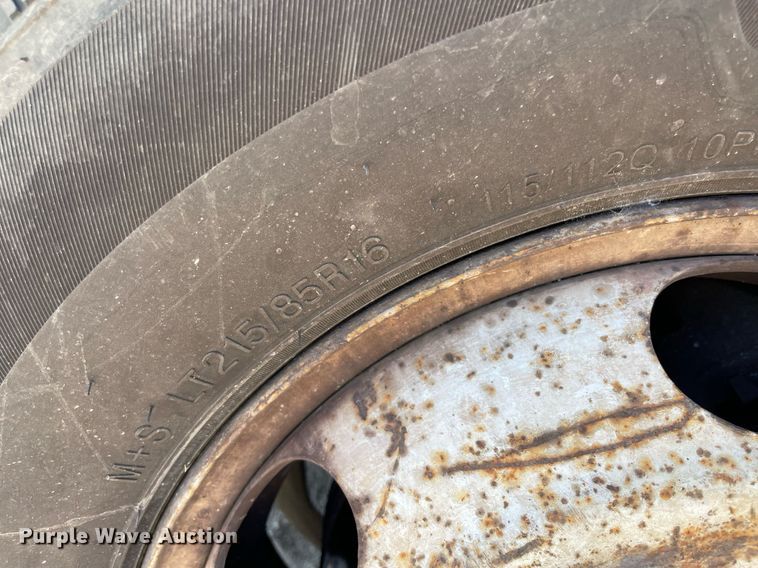 image for item DM0374 2002 Isuzu NPR  flatbed truck