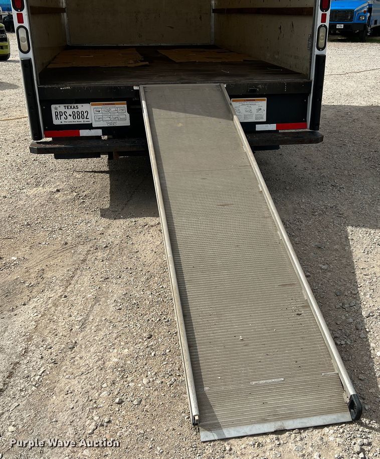 image for item DN3156 2012 Ford E350 Super Duty  box truck