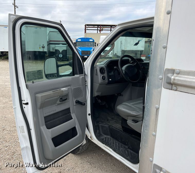 image for item DN3156 2012 Ford E350 Super Duty  box truck