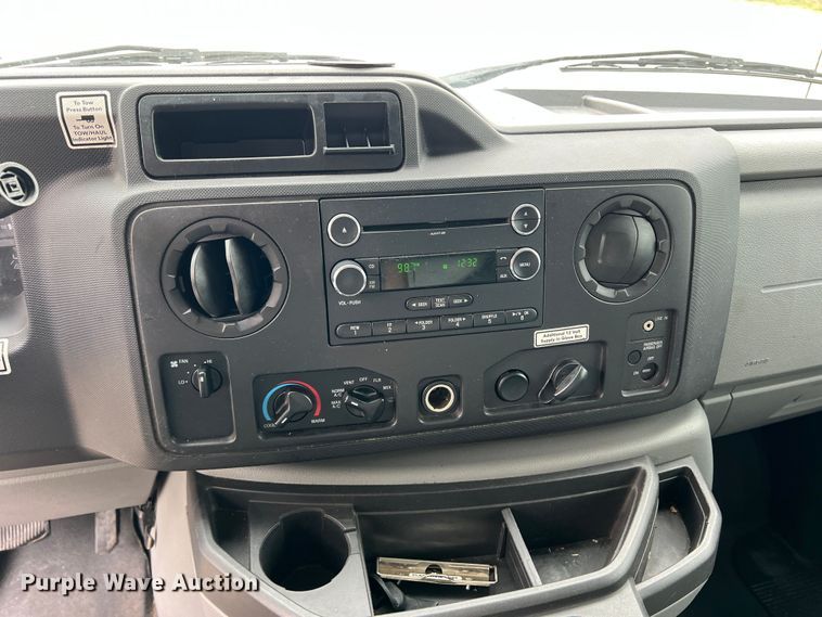 image for item DN3156 2012 Ford E350 Super Duty  box truck