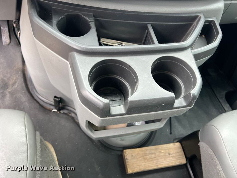 image for item DN3156 2012 Ford E350 Super Duty  box truck