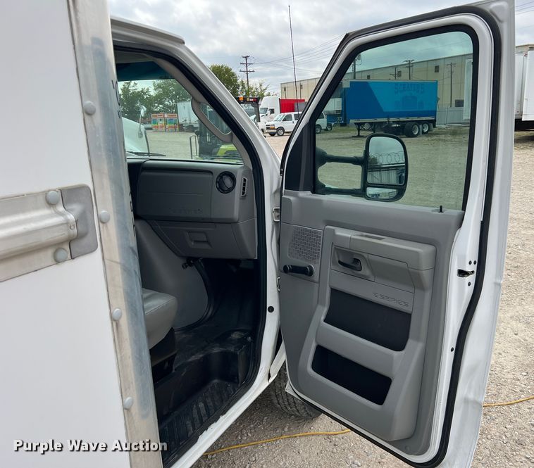 image for item DN3156 2012 Ford E350 Super Duty  box truck