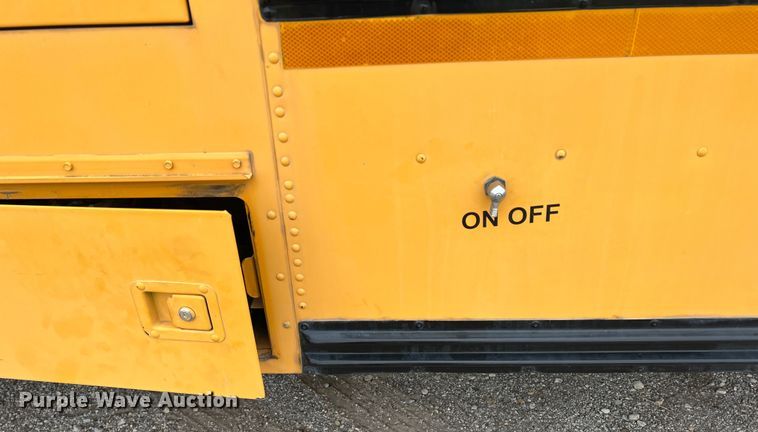 image for item DN3157 2002 International 3800  school bus