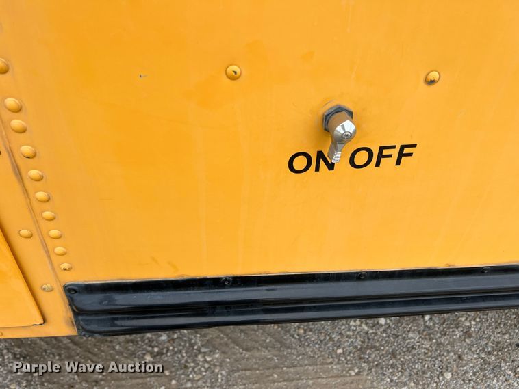 image for item DN3157 2002 International 3800  school bus