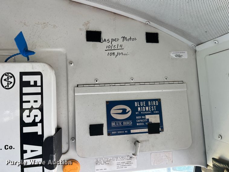 image for item DN3157 2002 International 3800  school bus