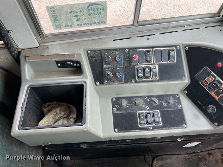 image for item DN3157 2002 International 3800  school bus