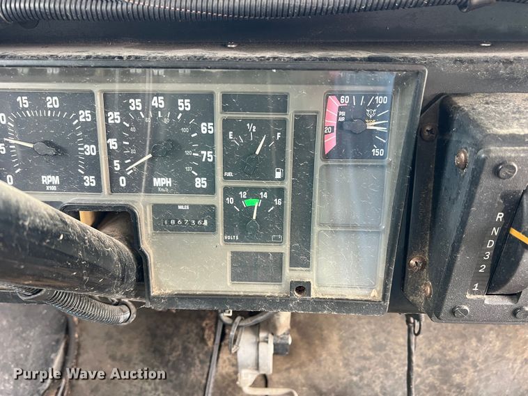 image for item DN3157 2002 International 3800  school bus