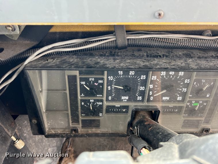 image for item DN3157 2002 International 3800  school bus