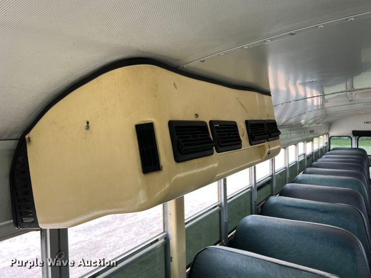 image for item DN3157 2002 International 3800  school bus