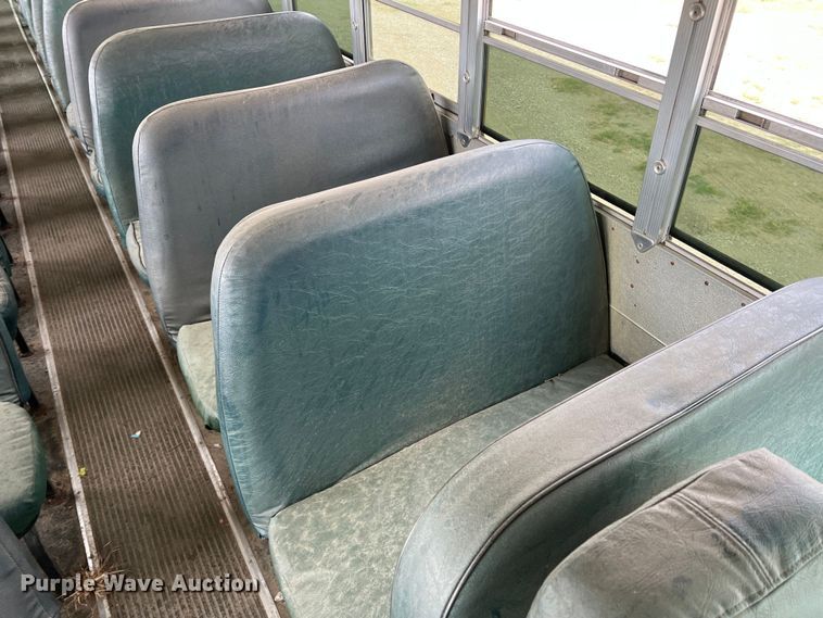 image for item DN3157 2002 International 3800  school bus