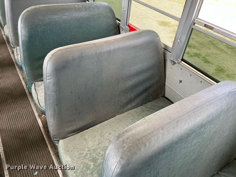 image for item DN3157 2002 International 3800  school bus