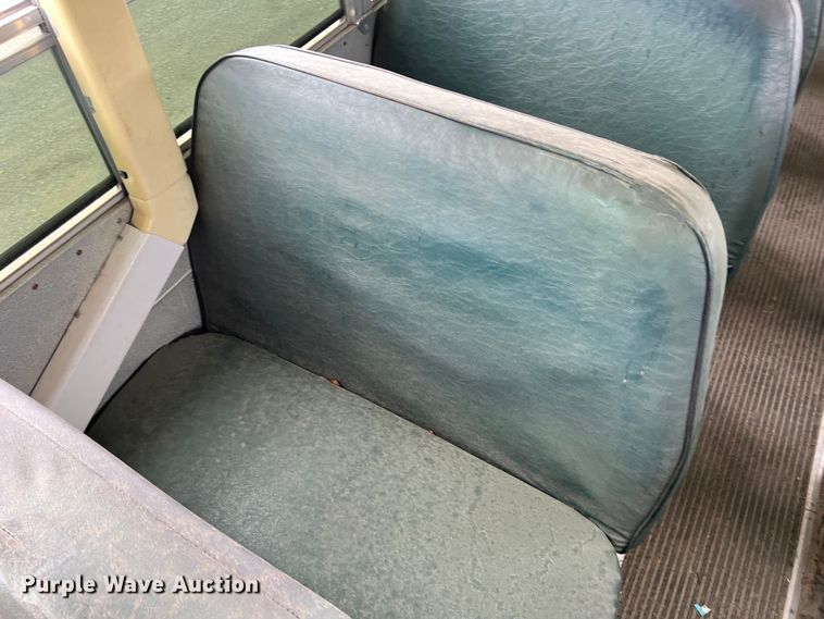 image for item DN3157 2002 International 3800  school bus