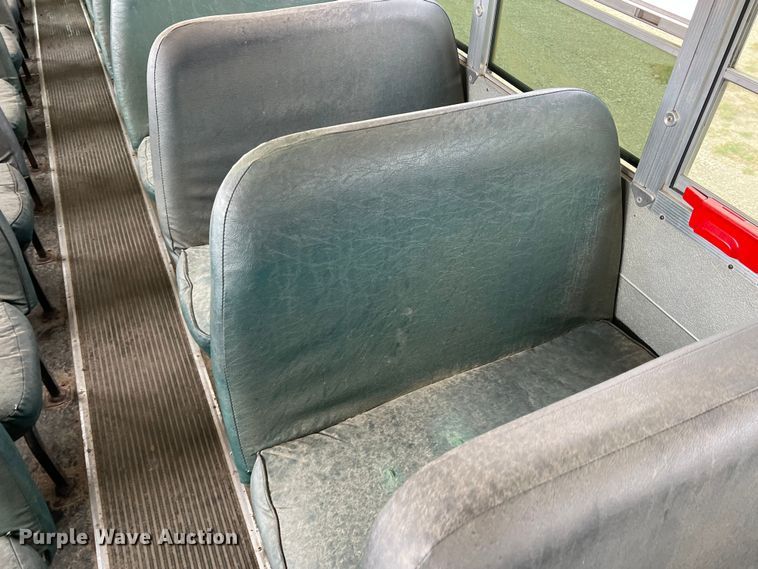 image for item DN3157 2002 International 3800  school bus