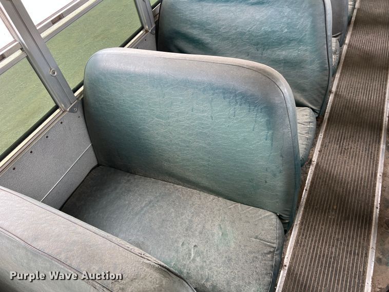 image for item DN3157 2002 International 3800  school bus