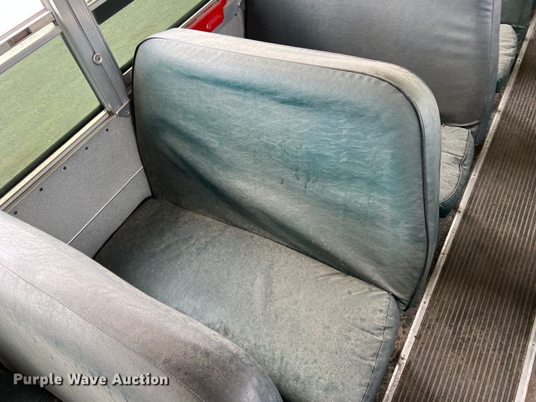 image for item DN3157 2002 International 3800  school bus