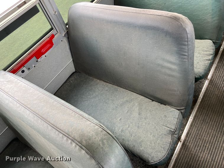 image for item DN3157 2002 International 3800  school bus