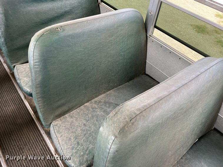 image for item DN3157 2002 International 3800  school bus