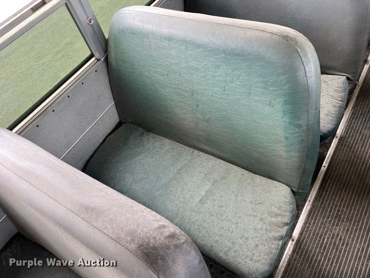 image for item DN3157 2002 International 3800  school bus