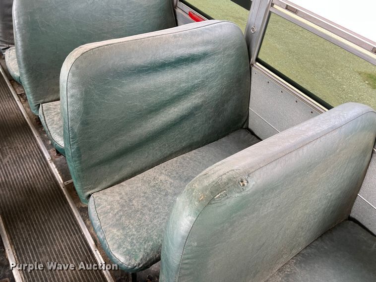 image for item DN3157 2002 International 3800  school bus