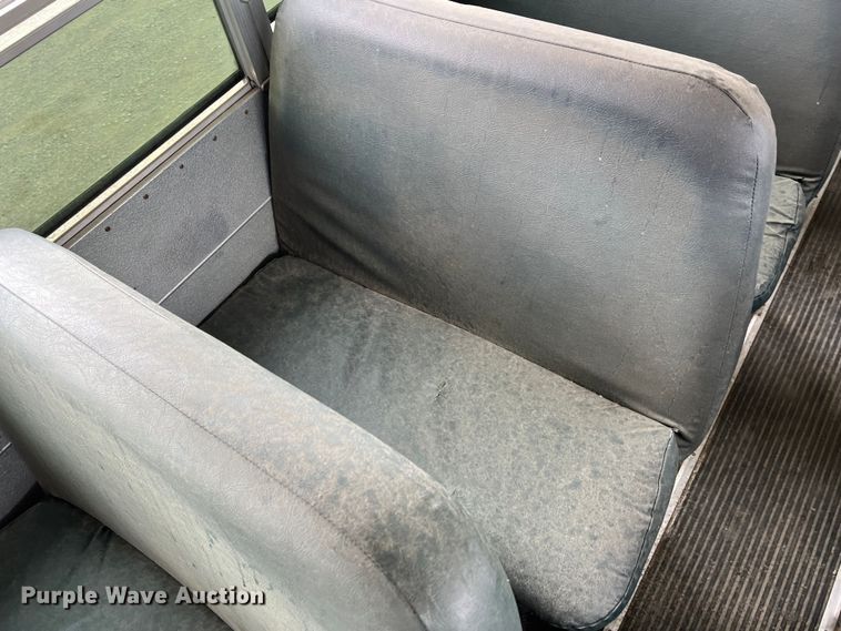 image for item DN3157 2002 International 3800  school bus