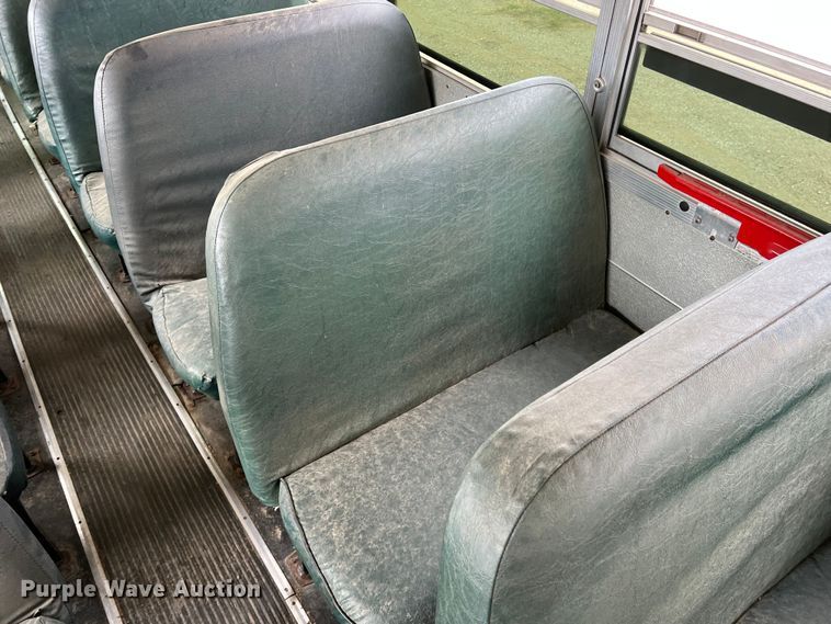 image for item DN3157 2002 International 3800  school bus