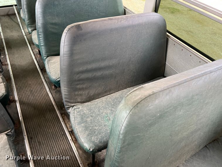 image for item DN3157 2002 International 3800  school bus