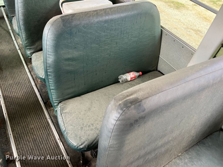 image for item DN3157 2002 International 3800  school bus