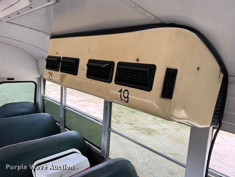 image for item DN3157 2002 International 3800  school bus