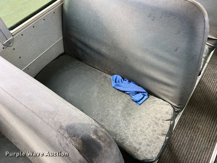 image for item DN3157 2002 International 3800  school bus