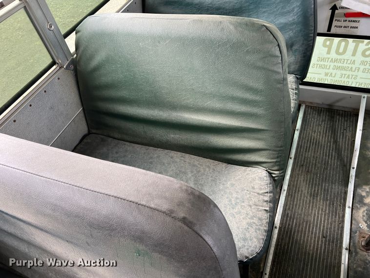 image for item DN3157 2002 International 3800  school bus