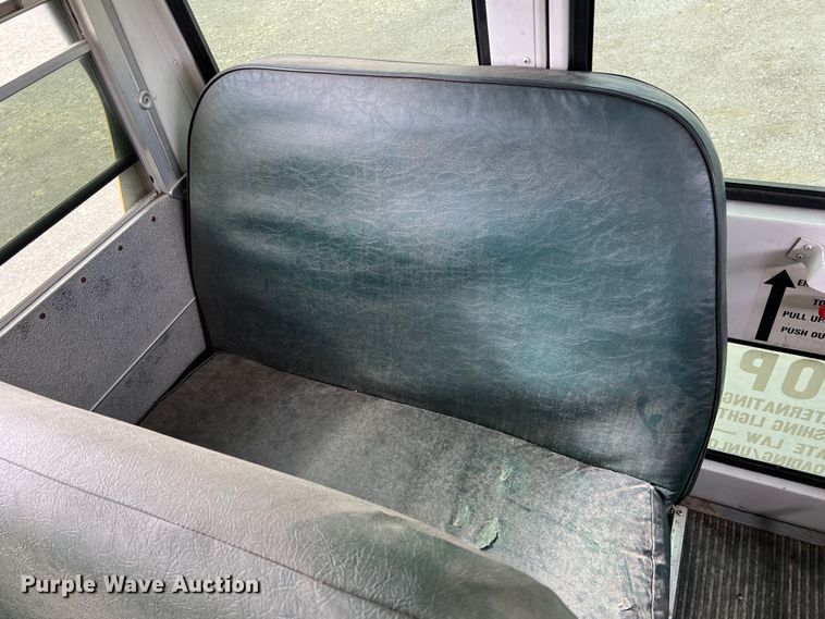 image for item DN3157 2002 International 3800  school bus