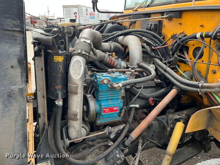 image for item DN3157 2002 International 3800  school bus