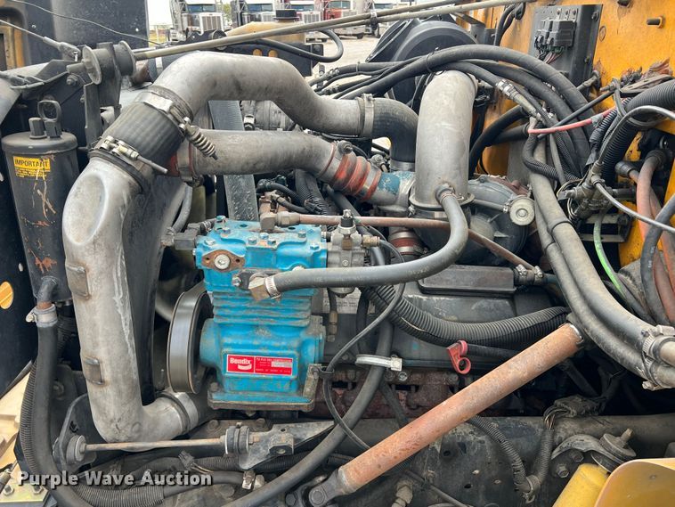 image for item DN3157 2002 International 3800  school bus