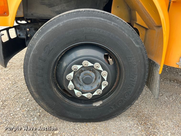 image for item DN3157 2002 International 3800  school bus