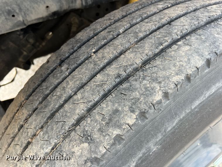 image for item DN3157 2002 International 3800  school bus