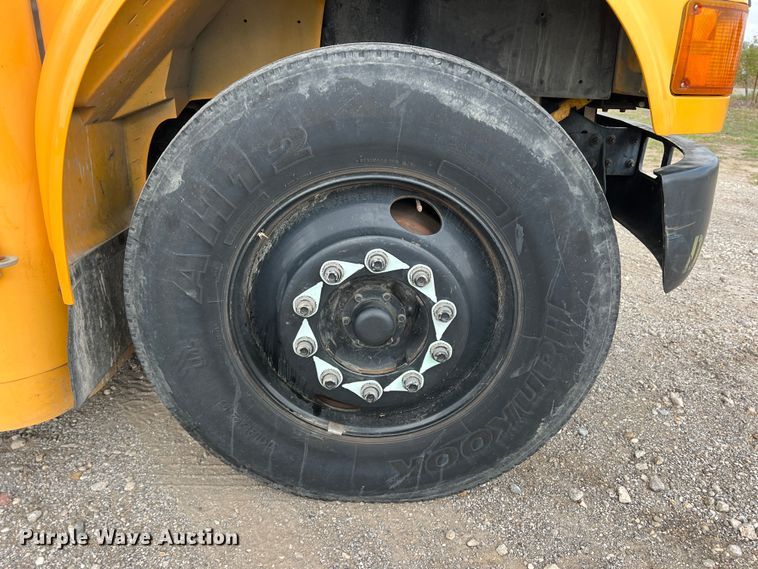 image for item DN3157 2002 International 3800  school bus