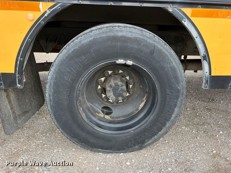 image for item DN3157 2002 International 3800  school bus